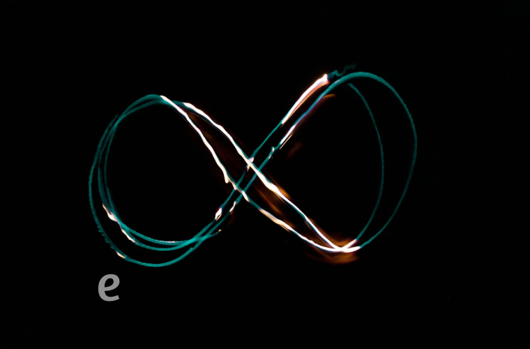 e elevado a infinito